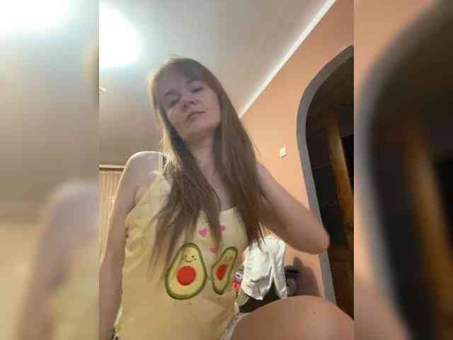 HoneyLina1 webcam