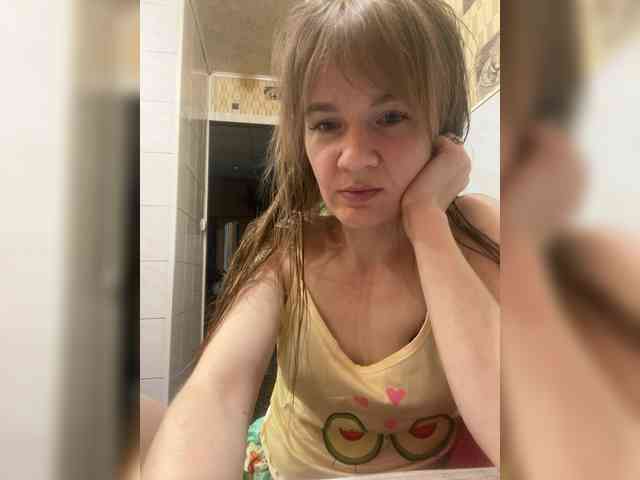 HoneyLina1 webcam