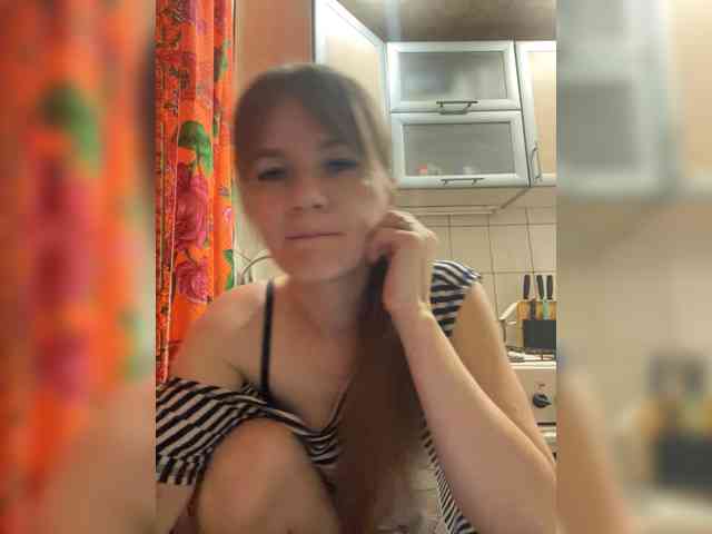 HoneyLina1 webcam