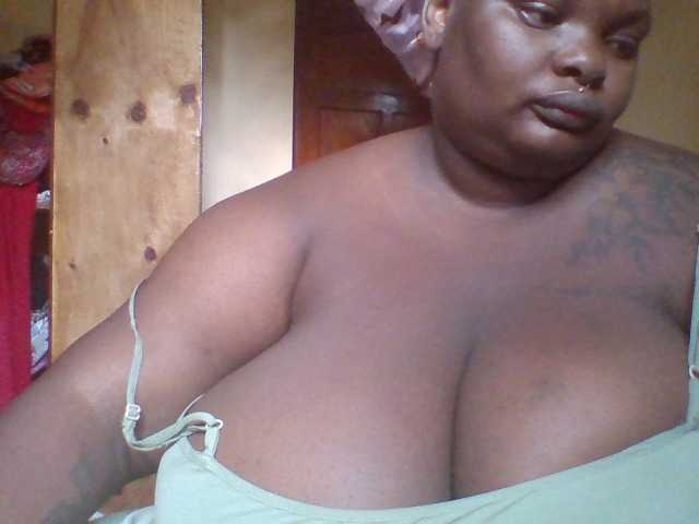 Chocoboobies live cam on BongaCams