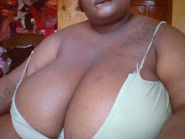 Chocoboobies webcam bongacams model stream image