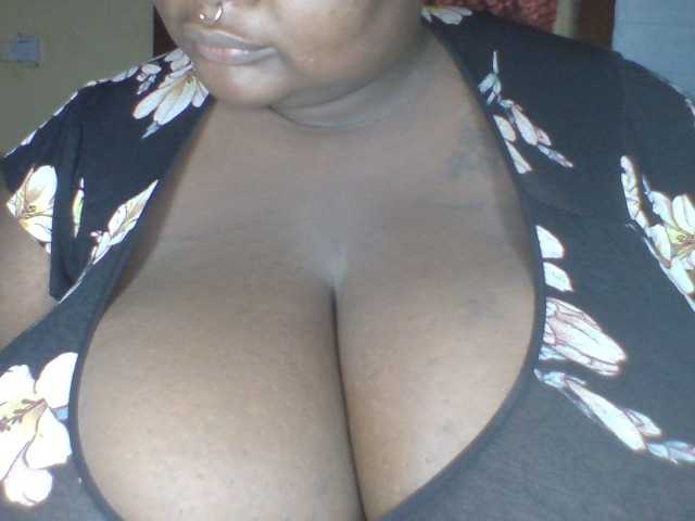 Chocoboobies live cam on BongaCams