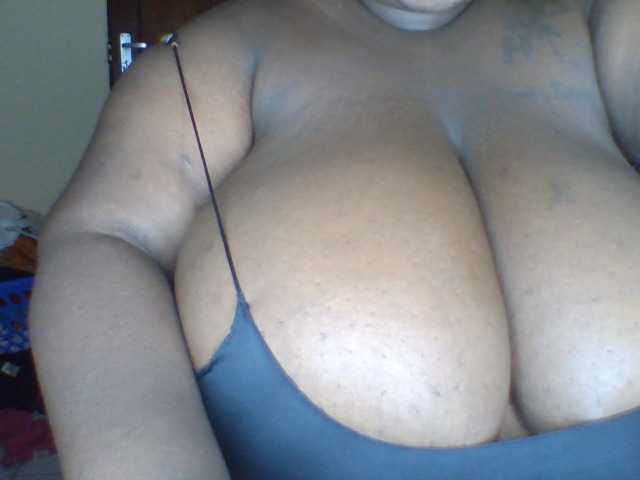 Chocoboobies live cam on BongaCams