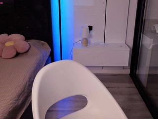Glossy Porn Show