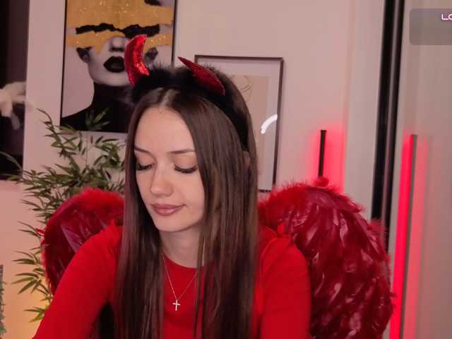 Glossy live cam on BongaCams