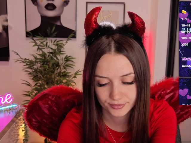 Glossy live cam on BongaCams