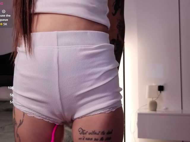 Glossy live cam on BongaCams