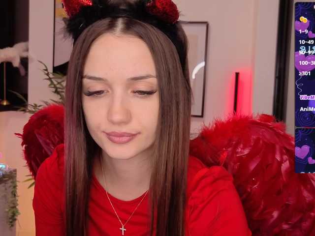 Glossy live cam on BongaCams