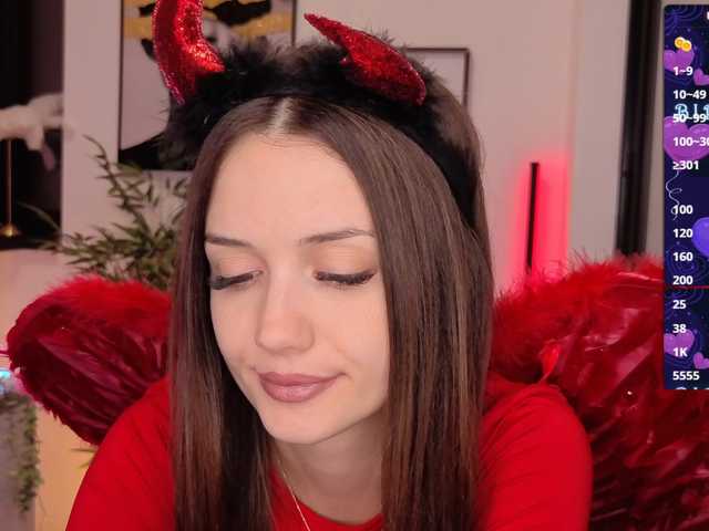 Glossy live cam on BongaCams
