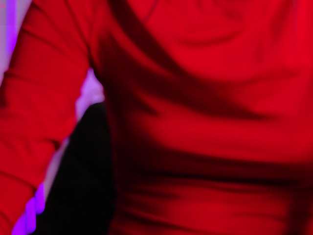 Glossy live cam on BongaCams