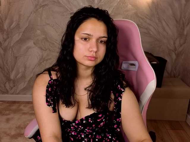 Vivien-Ross live cam on BongaCams