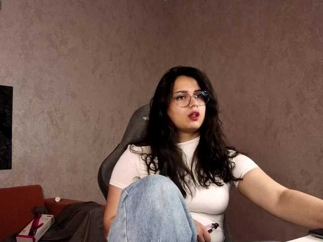 Vivien-Ross live cam on BongaCams