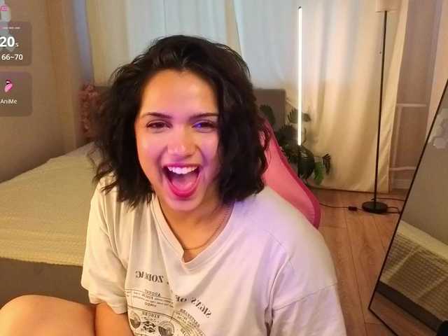 Vivien-Ross live cam on BongaCams