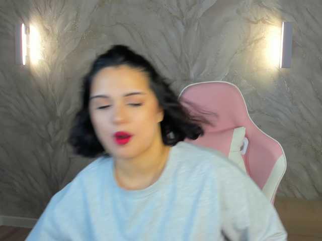 Vivien-Ross live cam on BongaCams