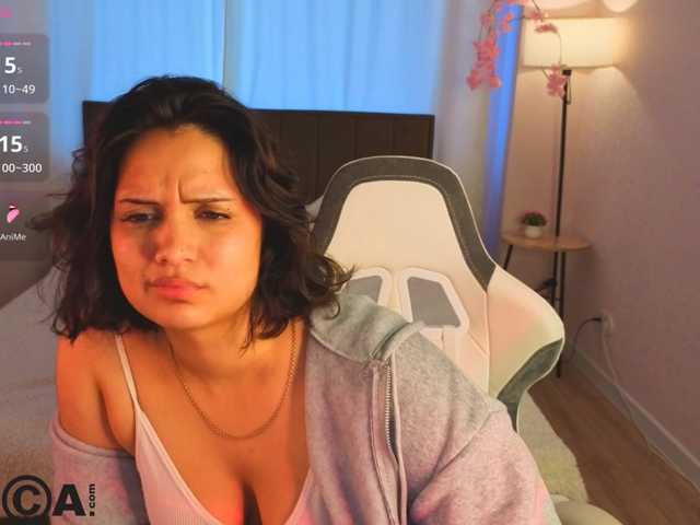 Vivien-Ross live cam on BongaCams