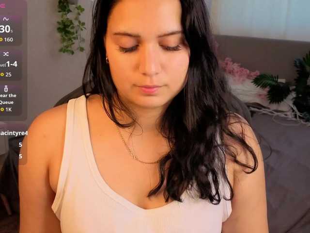 Vivien-Ross live cam on BongaCams
