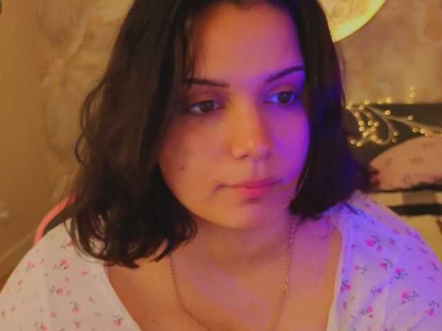 Vivien-Ross live cam preview