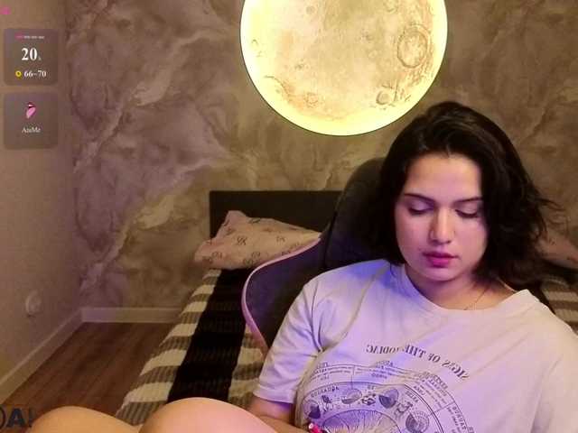 Vivien-Ross live cam on BongaCams