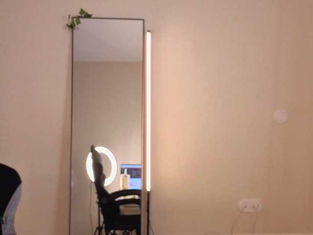 Vivien-Ross live cam on BongaCams