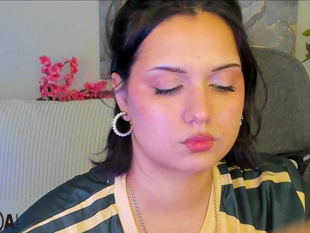 Vivien-Ross live cam on BongaCams
