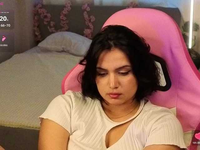 Vivien-Ross live cam on BongaCams