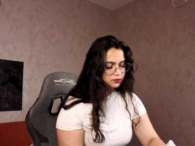 Vivien-Ross live cam on BongaCams