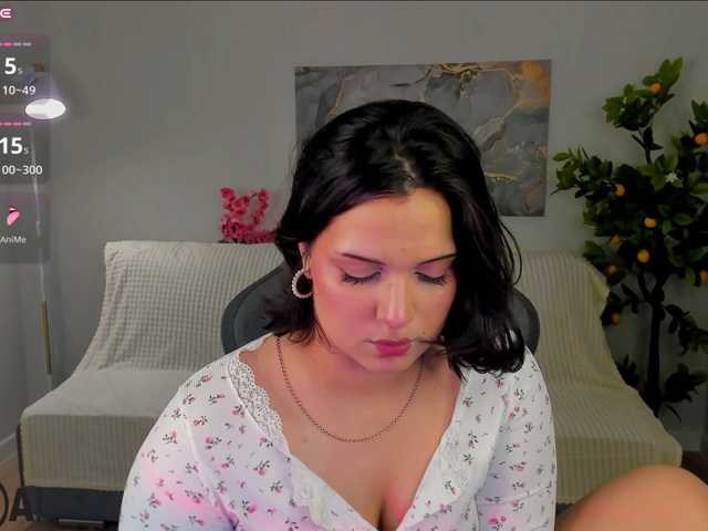 Vivien-Ross live cam on BongaCams