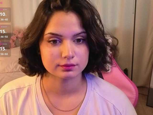 Vivien-Ross live cam on BongaCams