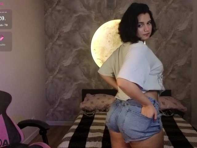 Vivien-Ross live cam on BongaCams
