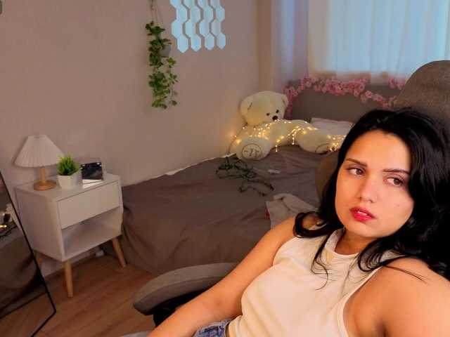 Vivien-Ross live cam on BongaCams