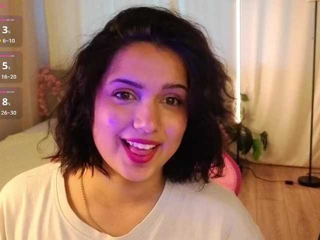 Vivien-Ross live cam on BongaCams
