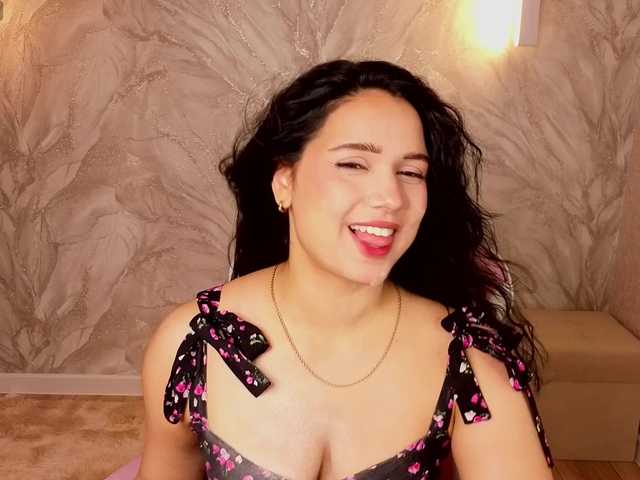 Vivien-Ross live cam on BongaCams