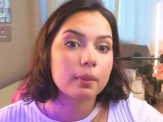 Vivien-Ross live cam on BongaCams