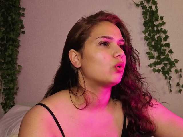 Vivien-Ross live cam on BongaCams