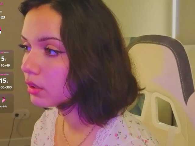 Vivien-Ross live cam preview