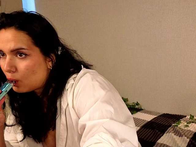 Vivien-Ross live cam on BongaCams
