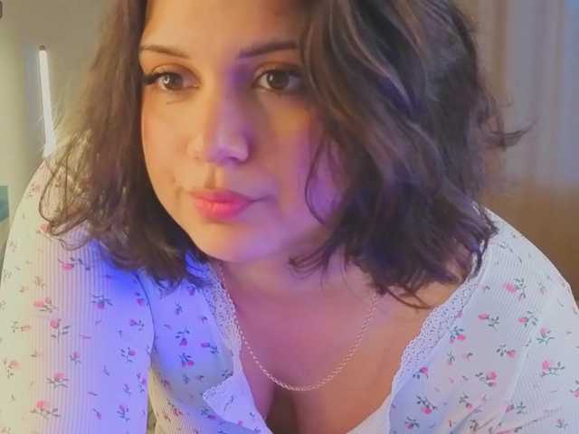Vivien-Ross live cam preview