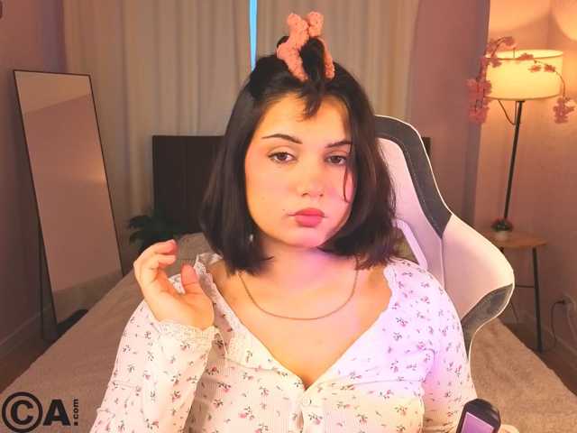 Vivien-Ross live cam on BongaCams
