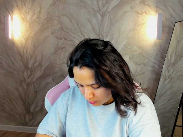 Vivien-Ross live cam on BongaCams