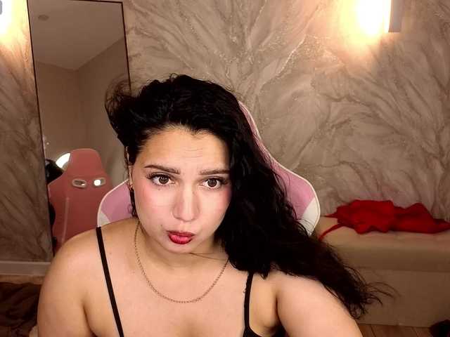 Vivien-Ross live cam on BongaCams