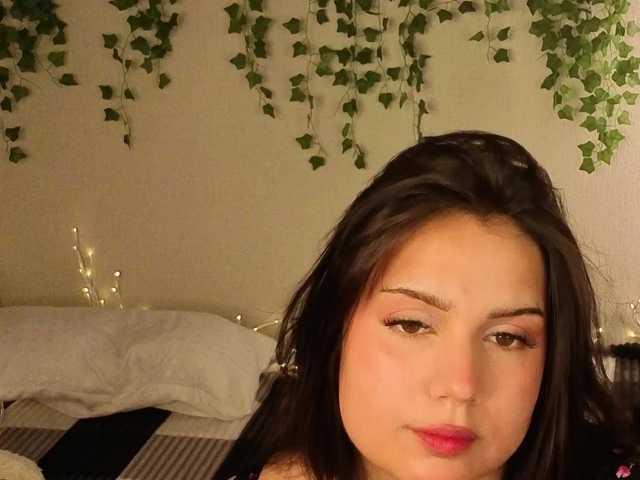 Vivien-Ross live cam on BongaCams