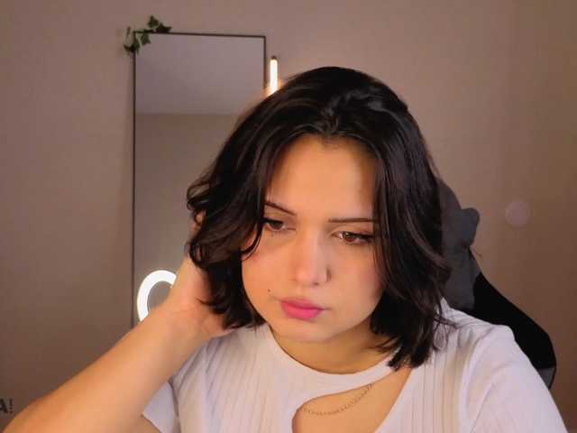 Vivien-Ross live cam on BongaCams