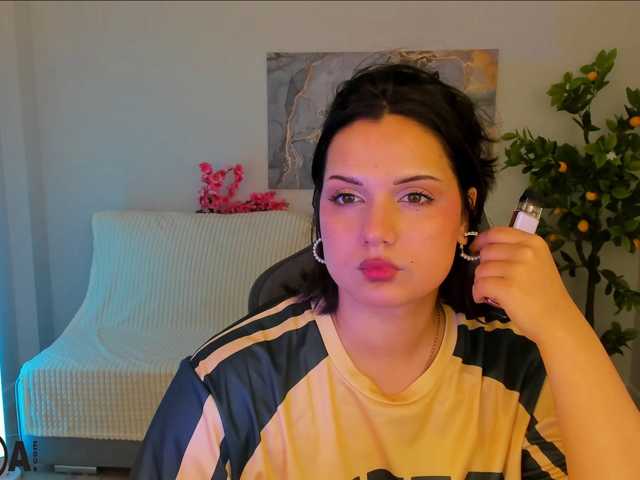 Vivien-Ross live cam on BongaCams
