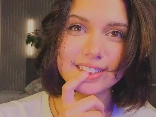 Vivien-Ross live cam on BongaCams