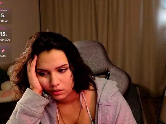 Vivien-Ross live cam preview