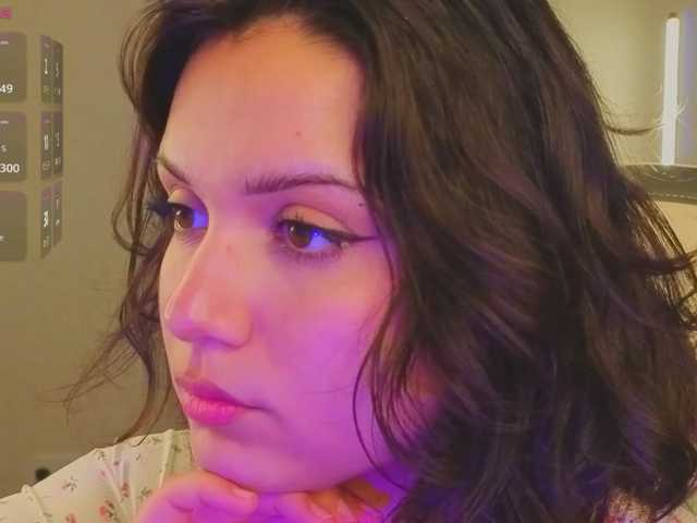 Vivien-Ross live cam on BongaCams