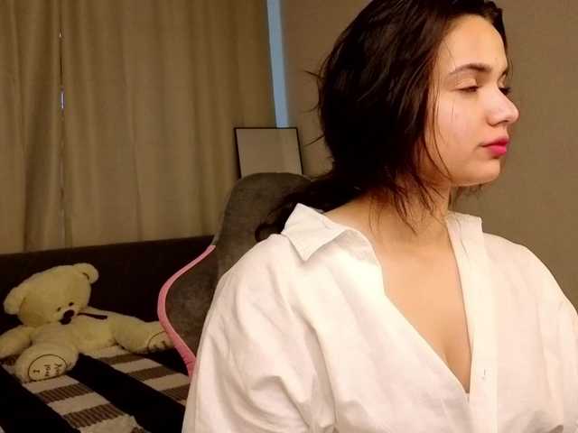 Vivien-Ross live cam on BongaCams