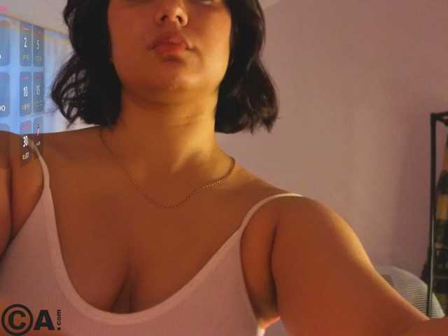 Vivien-Ross live cam on BongaCams