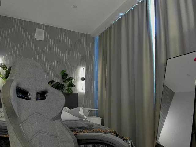 Vivien-Ross live cam on BongaCams