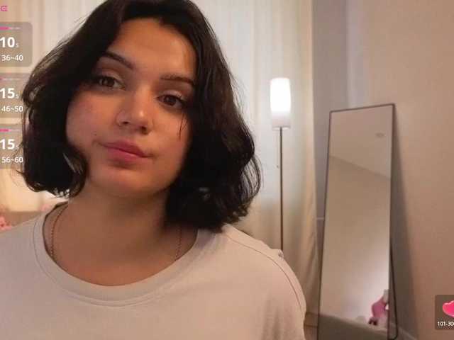 Vivien-Ross live cam on BongaCams